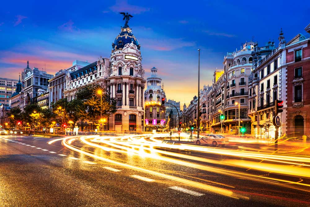 Confluencia Gran via y calle alcala en Madrid 